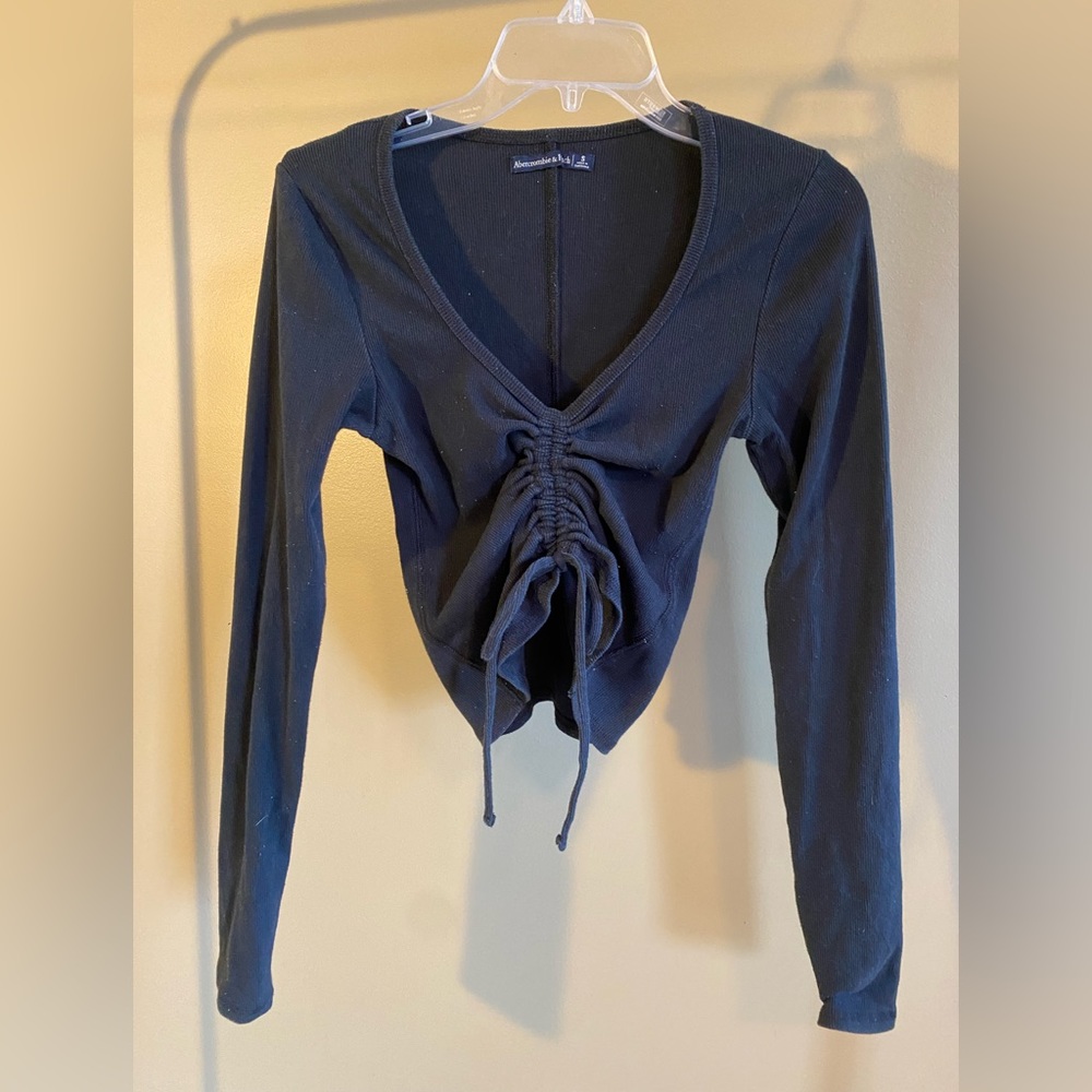 Black scrunch top